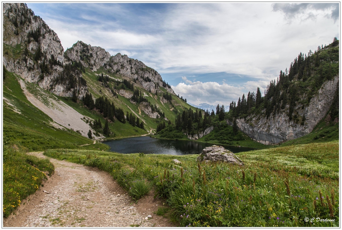 Lac d'Arvouin et Val d'Abondance